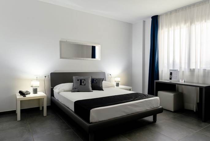 Imagen de la habitación del Hotel Essenza, Olbia. Foto 8