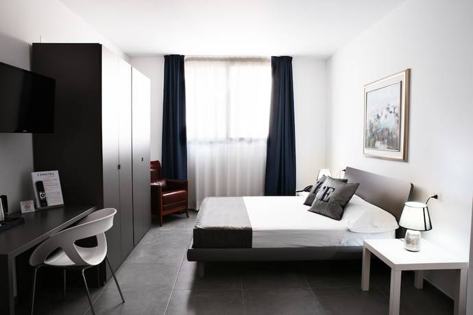 Imagen de la habitación del Hotel Essenza, Olbia. Foto 14