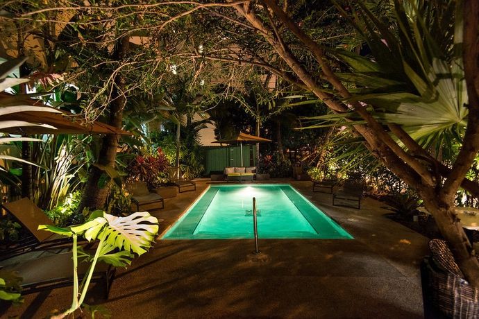 Imagen de la piscina del Hotel Essex House By Clevelander. Foto 13