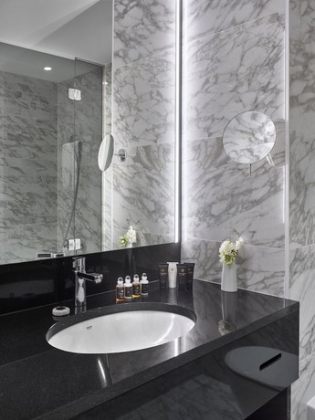 Imagen de la habitación del Hotel Est Grand Savoy. Foto 9