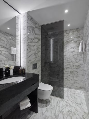 Imagen de la habitación del Hotel Est Grand Savoy. Foto 16