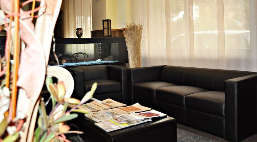 Imagen de los interiores del Hotel Est, Piombino. Foto 18