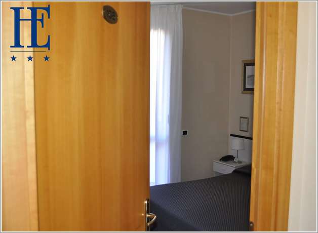 Imagen de la habitación del Hotel Est, Piombino. Foto 5