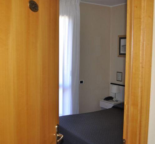 Imagen de la habitación del Hotel Est, Piombino. Foto 7
