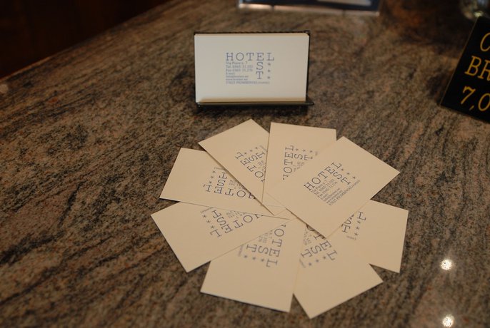 Imagen de los interiores del Hotel Est, Piombino. Foto 19