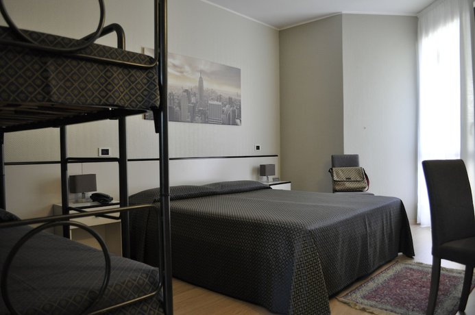 Imagen de la habitación del Hotel Est, Piombino. Foto 10