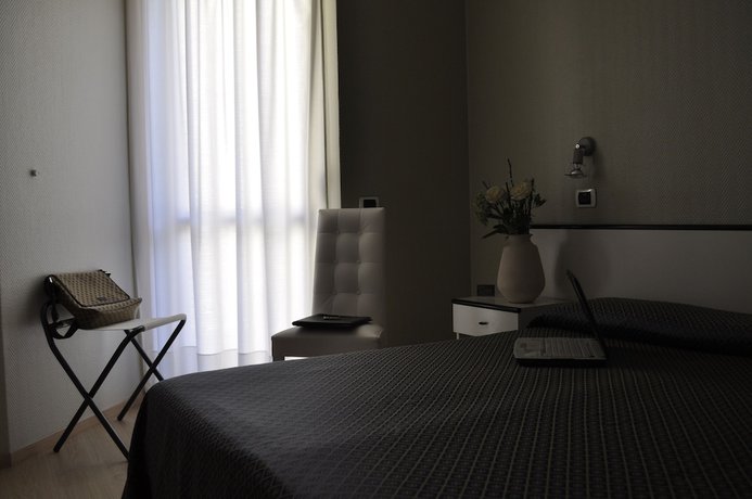 Imagen de la habitación del Hotel Est, Piombino. Foto 14