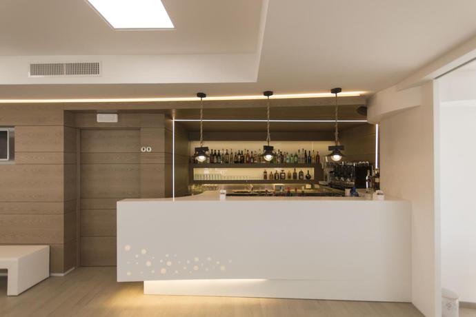 Imagen del bar/restaurante del Hotel Est, Santa Ces&aacute;rea Terme. Foto 5