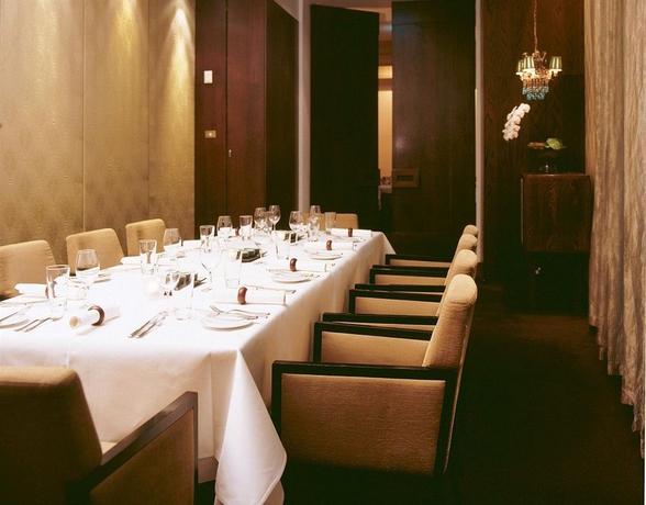 Imagen del bar/restaurante del Hotel Establishment. Foto 4