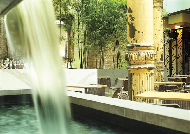 Imagen del bar/restaurante del Hotel Establishment. Foto 7