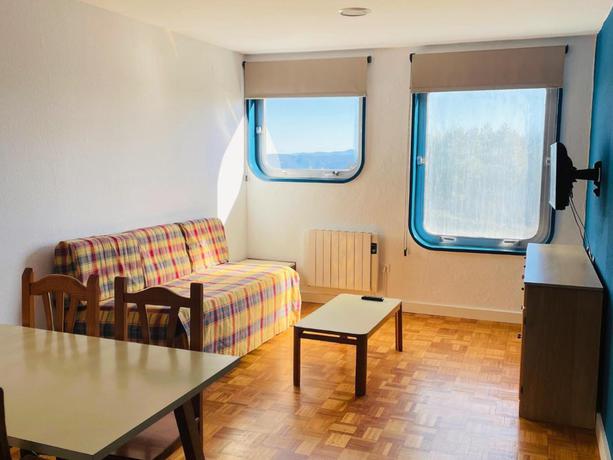 Imagen de la habitación del Hotel Estación de Montaña Manzaneda. Foto 3