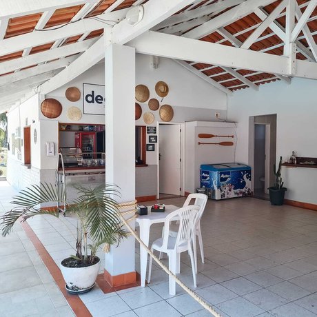Imagen del bar/restaurante del Hotel Estada inesquec&iacute;vel-Village dos P&aacute;ssaros. Foto 4
