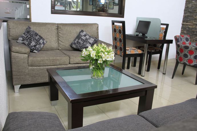 Imagen de los interiores del Hotel Estadio. Foto 17