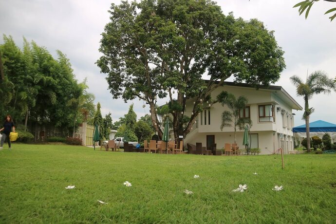 Imagen general del Hotel Estancia De Lorenzo Tarlac. Foto 11