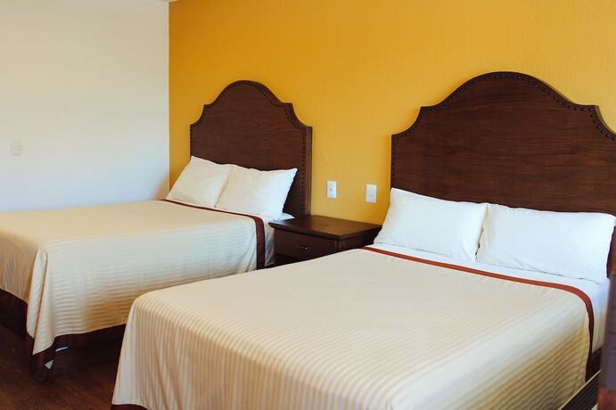 Imagen general del Hotel Estancia Inn. Foto 8