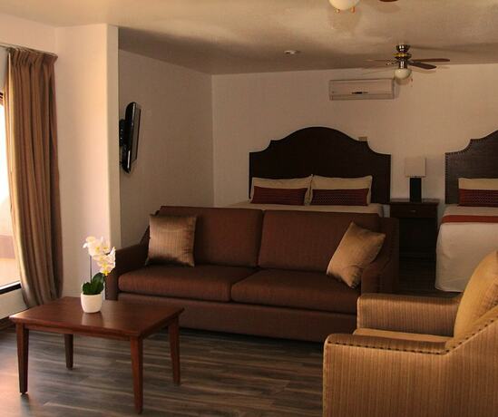 Imagen general del Hotel Estancia Inn. Foto 10