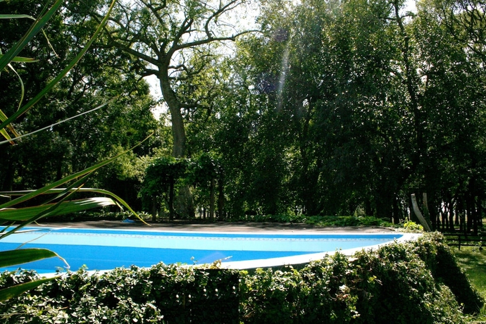 Imagen de la piscina del Hotel Estancia La Rosita. Foto 17