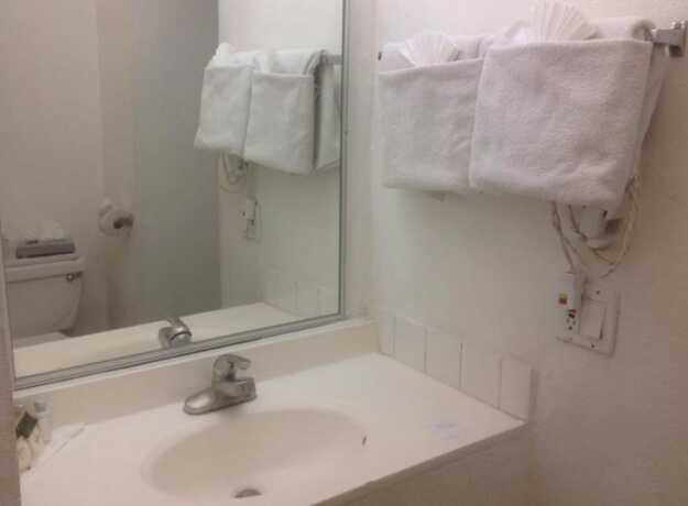 Imagen de la habitación del Hotel Estancia Real Cabo San Lucas. Foto 11