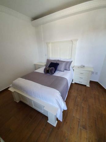 Imagen de la habitación del Hotel Estancia Real. Foto 7