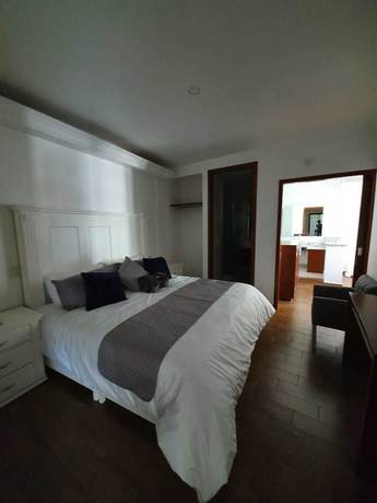 Imagen de la habitación del Hotel Estancia Real. Foto 19
