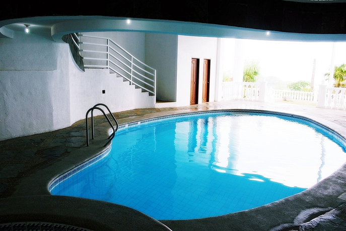 Imagen de la piscina del Hotel Estancia Resort. Foto 15