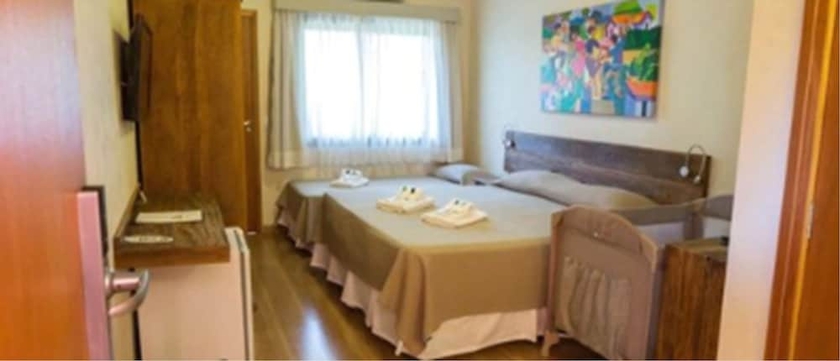 Imagen de la habitación del Hotel Estancia Santa Monica. Foto 11
