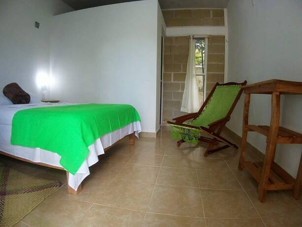 Imagen de la habitación del Hotel Estancia de Cort&eacute;s. Foto 19