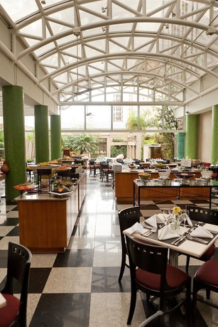 Imagen del bar/restaurante del Hotel Estanplaza International. Foto 3