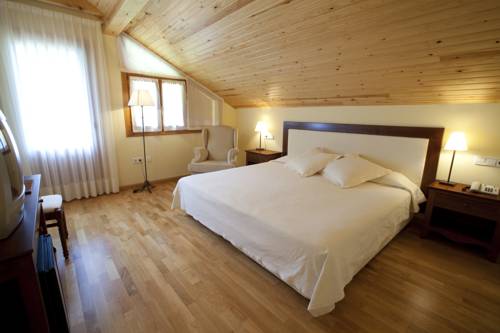 Imagen de la habitación del Hotel Estanys Blaus. Foto 6