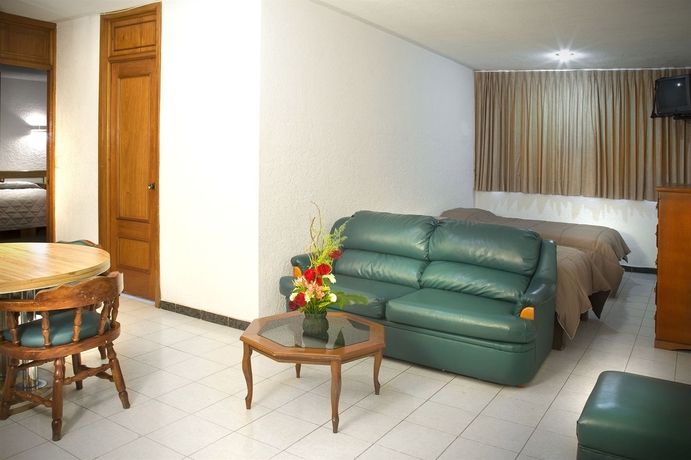 Imagen de los interiores del Hotel Estanza and Suites. Foto 13