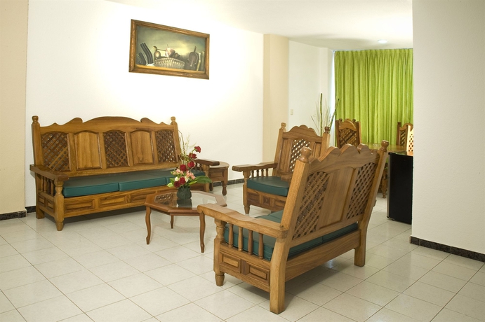 Imagen de los interiores del Hotel Estanza and Suites. Foto 14