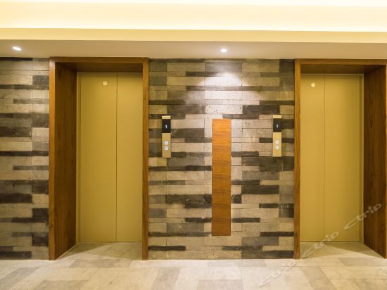 Imagen de los interiores del Hotel Estay Residence Dali. Foto 6