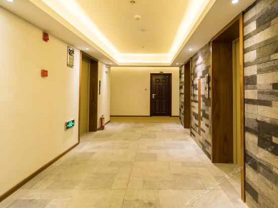 Imagen de los interiores del Hotel Estay Residence Dali. Foto 9