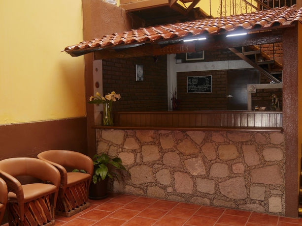 Imagen de los interiores del Hotel Estefania. Foto 17