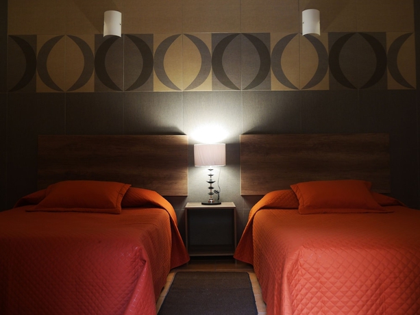 Imagen de la habitación del Hotel Estefania. Foto 7