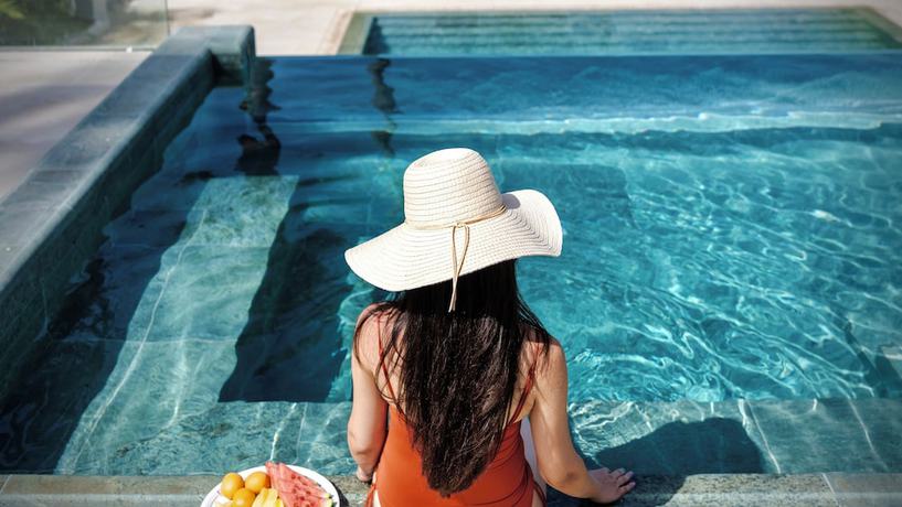 Imagen de la piscina del Hotel Estefanía Boutique Suites. Foto 19