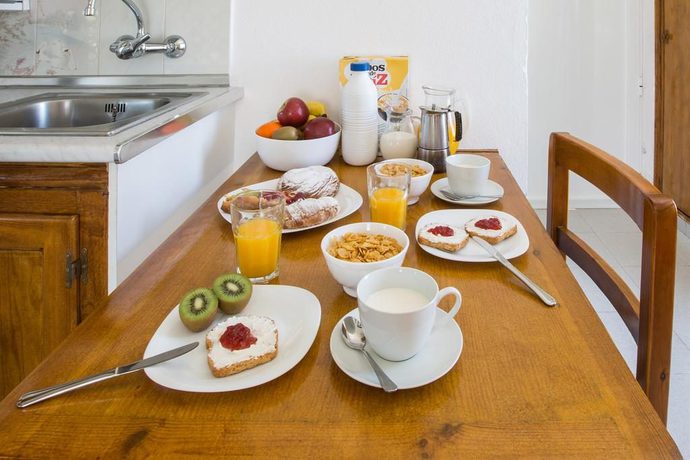 Imagen general del Hotel Estel Blanc Apartaments. Foto 2