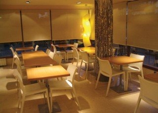 Imagen del bar/restaurante del Hotel Estel. Foto 14