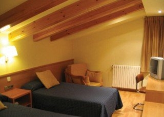 Imagen de la habitación del Hotel Estel. Foto 17