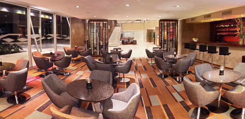 Imagen del bar/restaurante del Hotel Estelar Milla De Oro. Foto 5