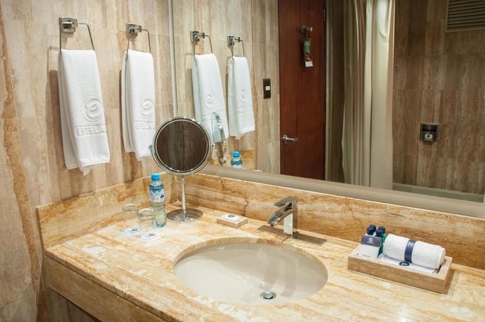 Imagen de la habitación del Hotel Estelar Miraflores. Foto 13
