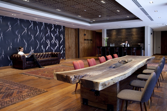 Imagen de los interiores del Hotel Estelar Parque De La 93. Foto 3