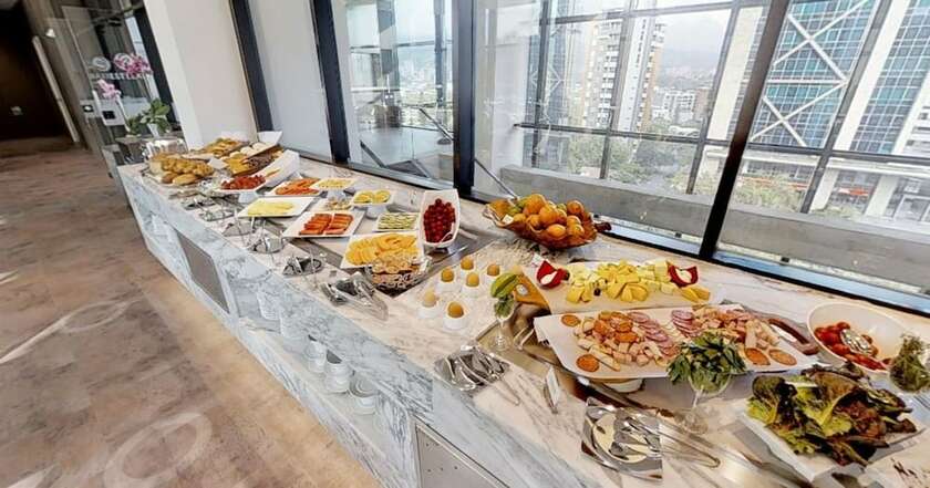 Imagen del bar/restaurante del Hotel Estelar Square. Foto 13