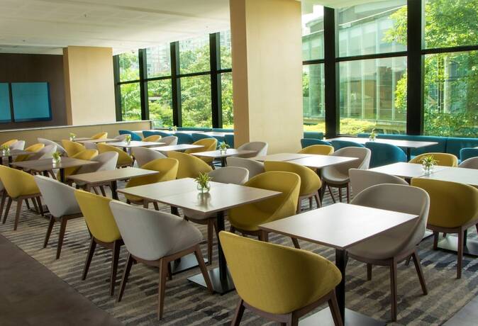 Imagen del bar/restaurante del Hotel Estelar Square. Foto 16