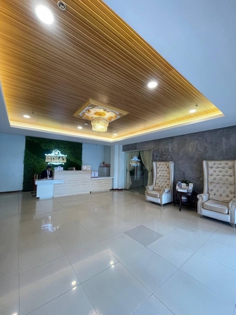 Imagen de los interiores del Hotel Estela\'s and Event Center. Foto 16