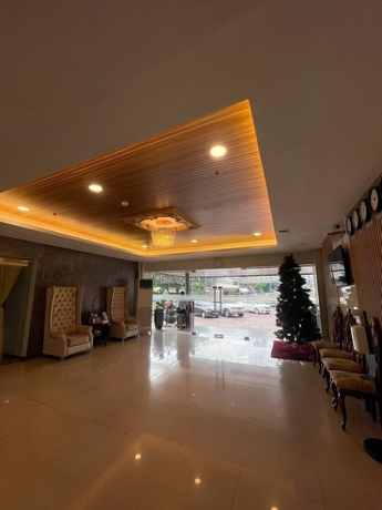 Imagen del bar/restaurante del Hotel Estela\'s and Event Center. Foto 2