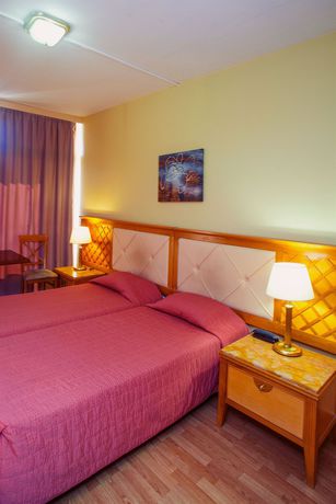 Imagen de la habitación del Hotel Estella. Foto 11