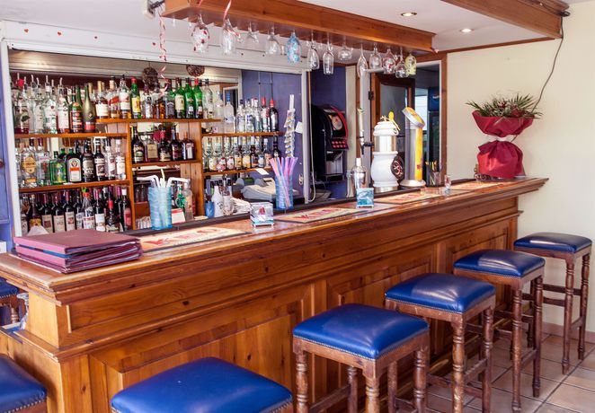 Imagen del bar/restaurante del Hotel Estella. Foto 8