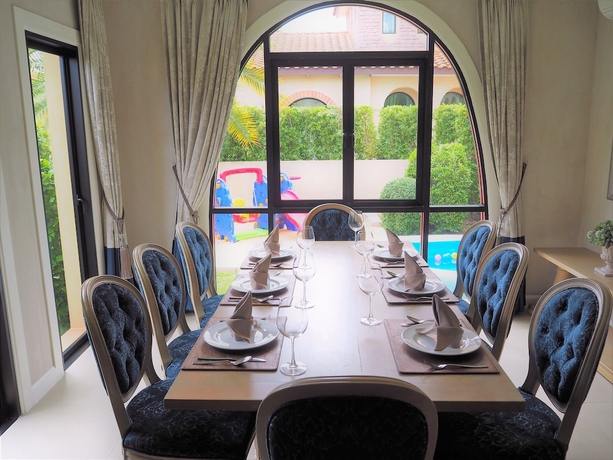 Imagen de la habitación del Hotel Estella Pool Villas Pattaya. Foto 16
