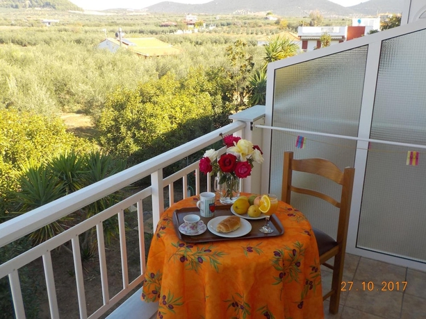 Imagen de la habitación del Hotel Estelle, Gerakini. Foto 15